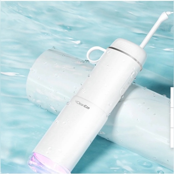 CleanEze Visual Water Flosser with Camera - Picture 10 of 12